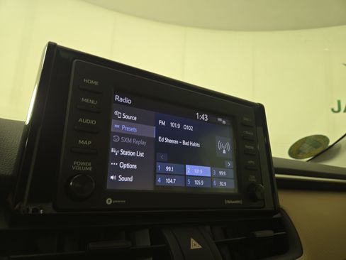Used 2020 Toyota RAV4 LE w/ All Weather Liner Package AWD/4WD image 19