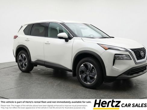 Used 2025 Nissan Rogue SV image 1