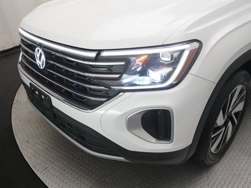 Used 2025 Volkswagen Atlas SE AWD/4WD image 24
