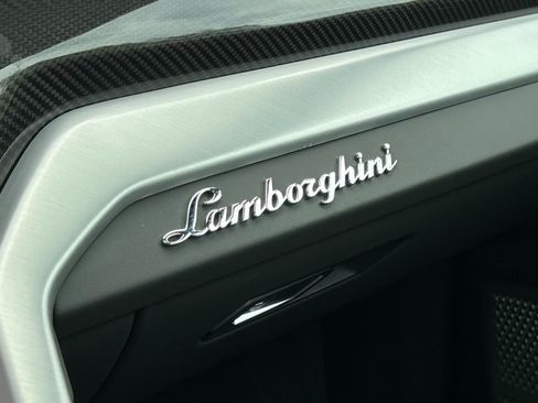 Used 2020 Lamborghini Urus AWD/4WD image 39