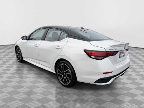 Used 2025 Nissan Sentra SR w/ SR Premium Package image 4