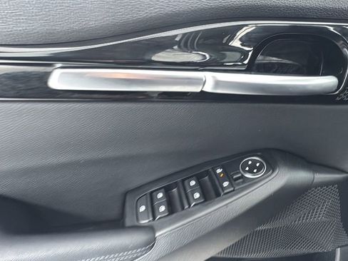 Used 2024 Kia Seltos EX image 19