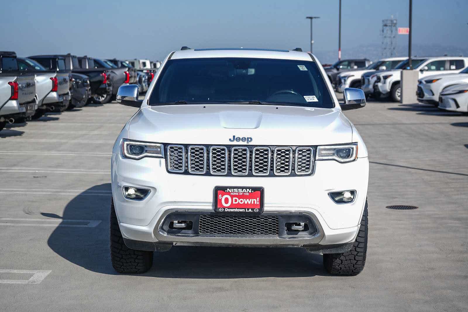 Used 2019 Jeep Grand Cherokee Overland AWD/4WD image 2