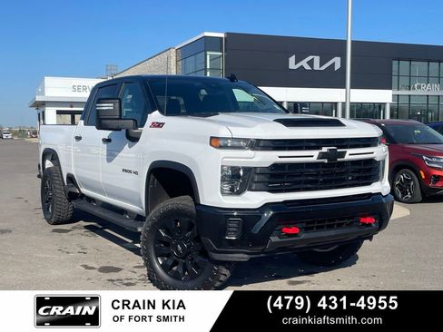 Used 2024 Chevrolet Silverado 2500 Custom w/ Custom Value Package image 1