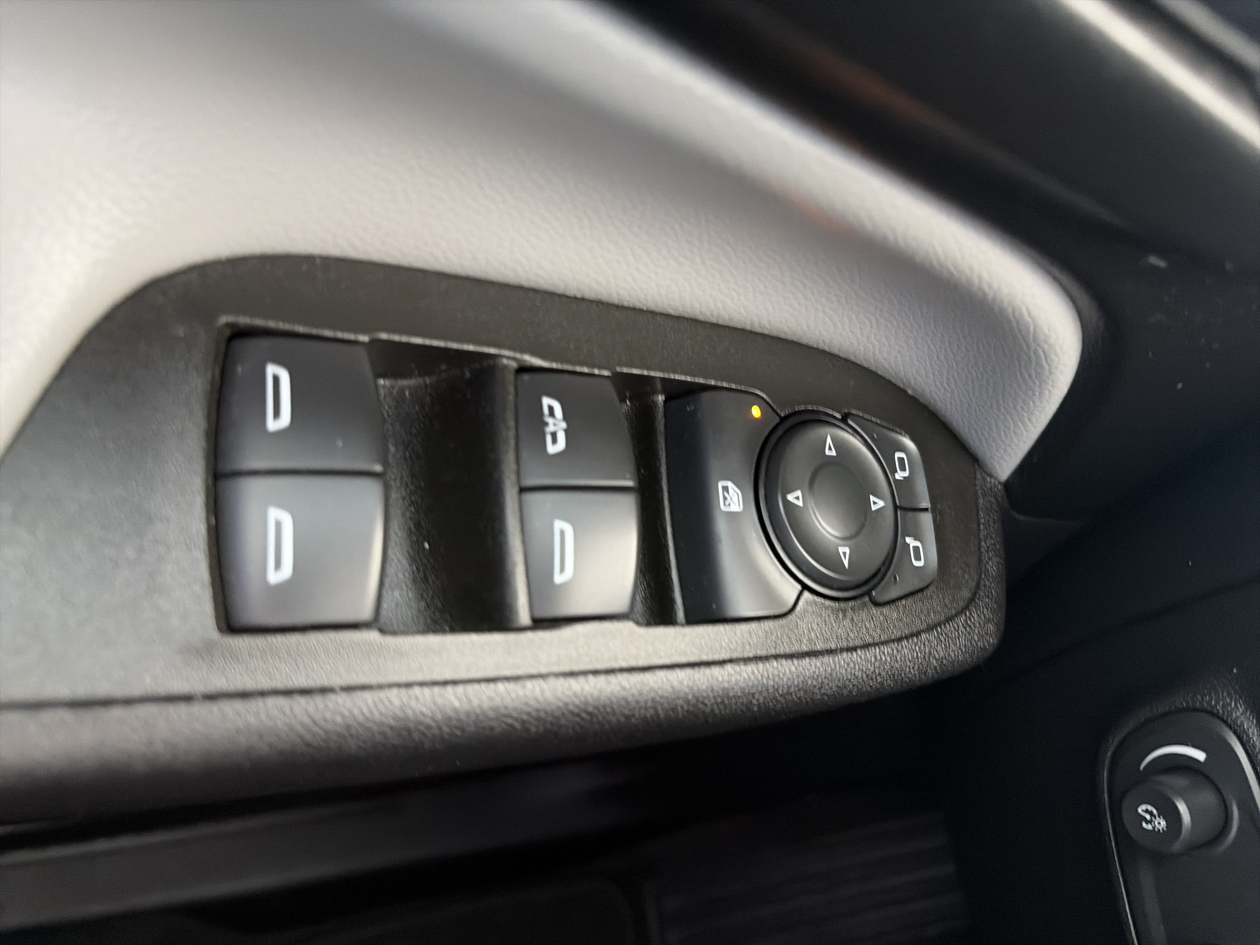 Used 2024 Chevrolet Equinox LT AWD/4WD image 27