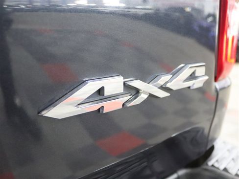 Used 2019 RAM 1500 Laramie image 11