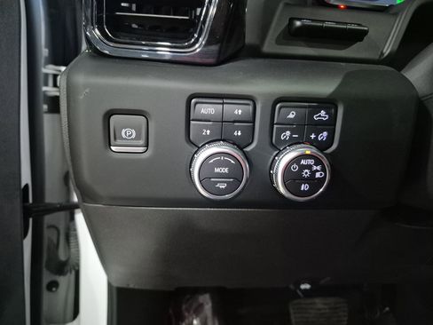 Certified 2024 GMC Sierra 1500 AT4 w/ Technology Package image 19