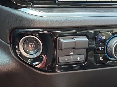 Certified 2025 Chevrolet Silverado 1500 LTZ w/ Technology Package image 19