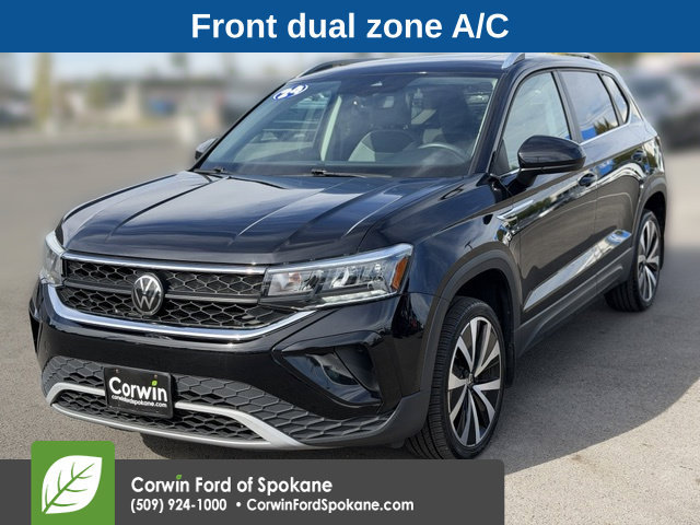 Used 2024 Volkswagen Taos SE w/ Panoramic Sunroof Package FWD image 5