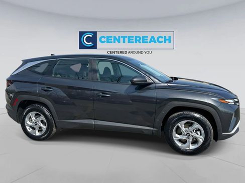 Used 2023 Hyundai Tucson SE AWD/4WD image 3