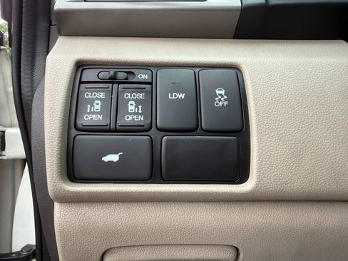 Used 2017 Honda Odyssey EX-L image 19