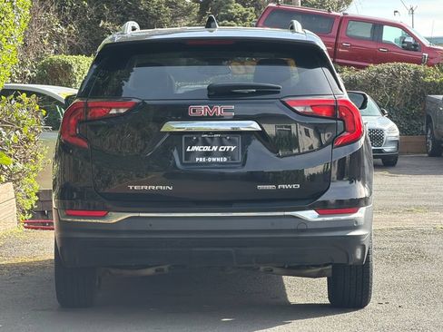 Used 2019 GMC Terrain SLT w/ Infotainment Package II AWD/4WD image 3