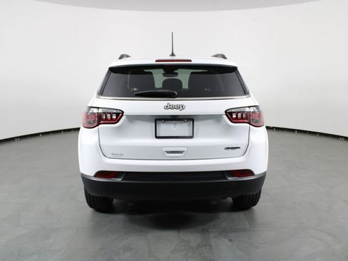 Used 2022 Jeep Compass Latitude image 8