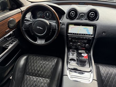 Used 2018 Jaguar XJ L Portfolio image 24