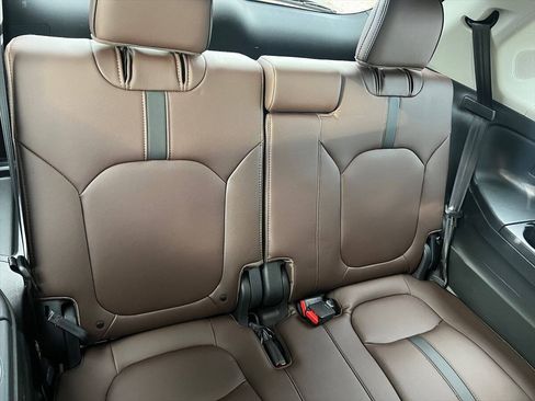 Used 2025 Honda Pilot Elite image 10