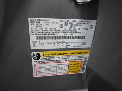 Used 2022 Ford Expedition Limited image 11