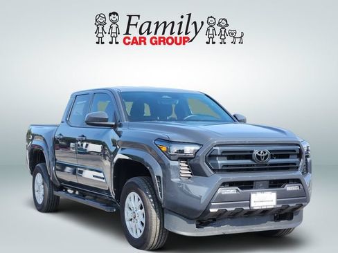 Used 2025 Toyota Tacoma SR5 RWD image 2