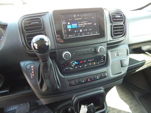 Used 2025 RAM ProMaster 2500 w/ U-Haul Equipment Group FWD image 25
