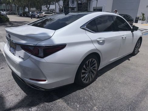 Used 2024 Lexus ES 350 Ultra Luxury w/ Accessory Package (Z2) FWD image 6