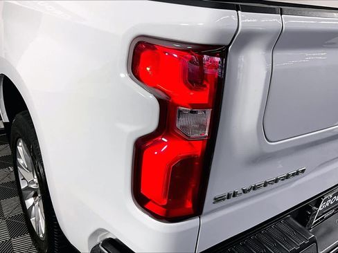 Used 2022 Chevrolet Silverado 1500 LTZ w/ Z71 Off-Road Package AWD/4WD image 28