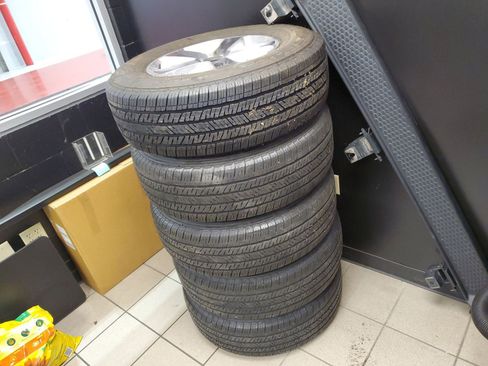 Used 2020 Jeep Wrangler Unlimited Sahara w/ Uconnect 4C Nav & Sound Group image 32