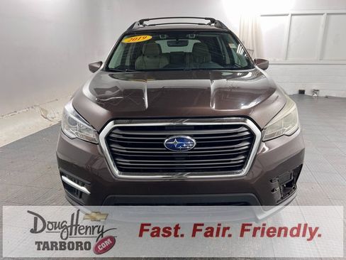 Used 2019 Subaru Ascent Premium image 2
