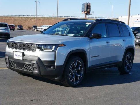 New 2026 Jeep Cherokee Overland w/ Trailer Tow Group AWD/4WD image 3