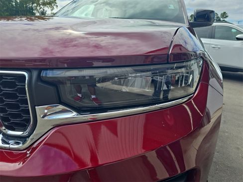 New 2025 Jeep Grand Cherokee Laredo image 32