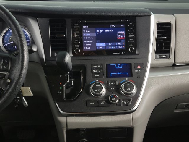 Used 2018 Toyota Sienna LE AWD/4WD image 24