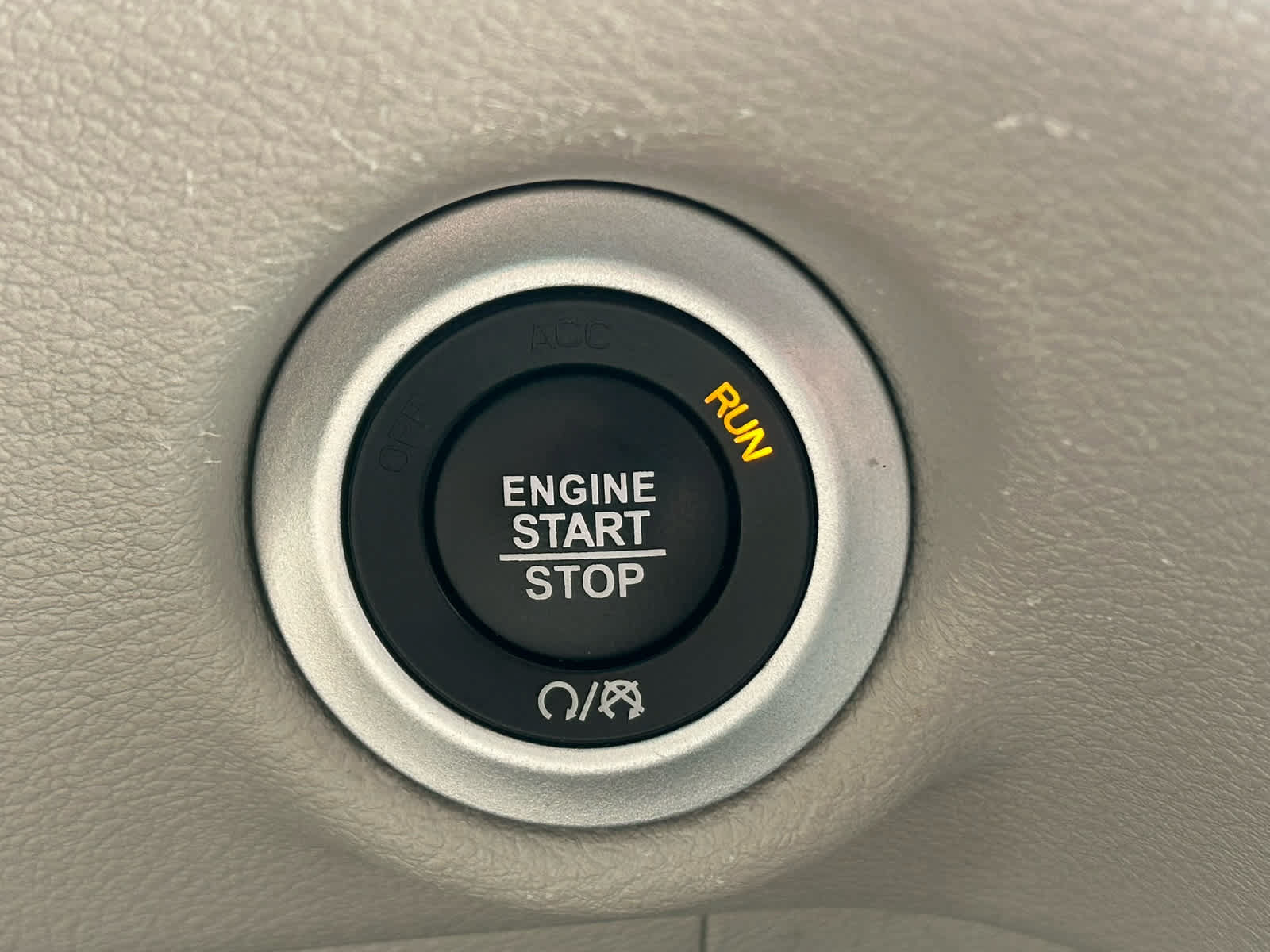 Used 2024 Chrysler Pacifica Touring-L FWD image 32
