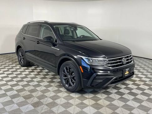 Used 2022 Volkswagen Tiguan SE AWD/4WD image 26