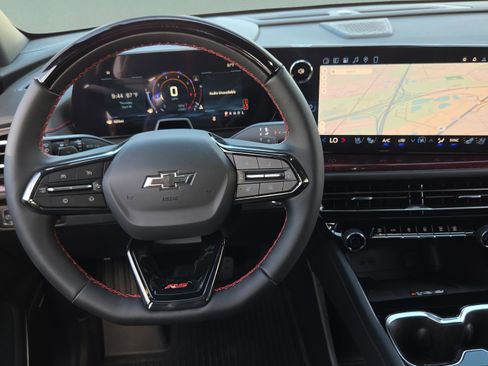 New 2026 Chevrolet Traverse RS w/ LPO, Floor Liner Package FWD image 11
