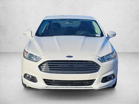 Used 2016 Ford Fusion SE FWD image 2