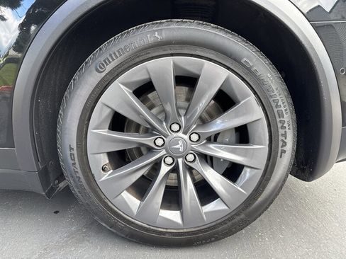 Used 2018 Tesla Model X 75D AWD/4WD image 17