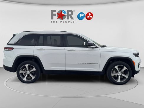 Used 2023 Jeep Grand Cherokee Limited image 6