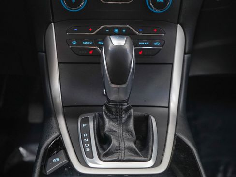 Used 2015 Ford Edge SEL w/ Equipment Group 201A AWD/4WD image 19