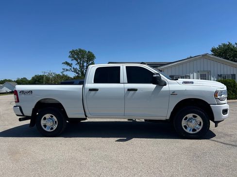 Used 2023 RAM 2500 Tradesman w/ Chrome Appearance Group AWD/4WD image 4
