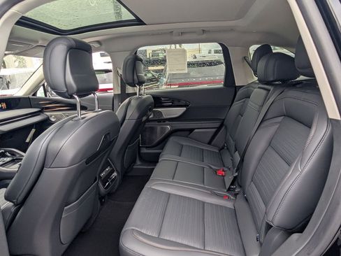 New 2026 Lincoln Nautilus Reserve AWD/4WD image 13