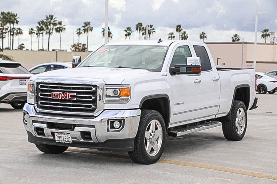 Used 2015 GMC Sierra 2500 SLT w/ SLT Preferred Package AWD/4WD image 3