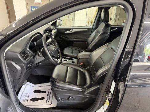 Certified 2024 Ford Escape Platinum AWD/4WD image 13