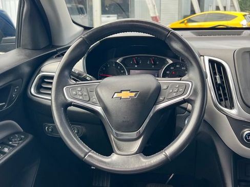 Used 2020 Chevrolet Equinox LT w/ Driver Convenience Package AWD/4WD image 14