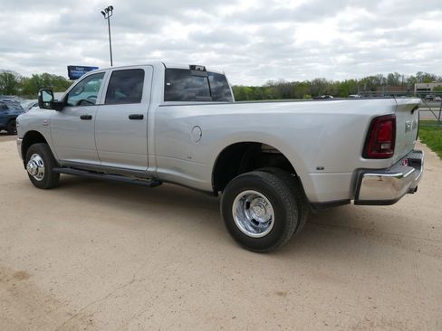 New 2026 RAM 3500 Tradesman AWD/4WD image 8