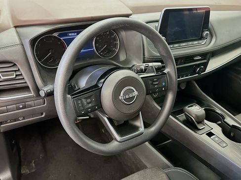 Used 2023 Nissan Rogue SV AWD/4WD image 18