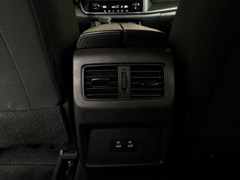 Used 2025 Nissan Rogue SV FWD image 13