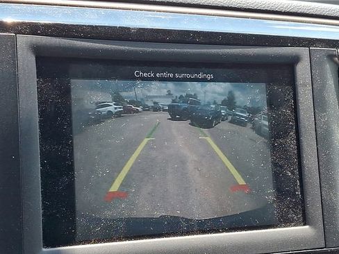 Used 2019 Chrysler Pacifica Touring Plus w/ Tire & Wheel Group FWD image 19