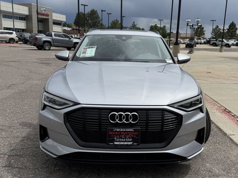 Used 2022 Audi e-tron Premium w/ Convenience Plus Package AWD/4WD image 3