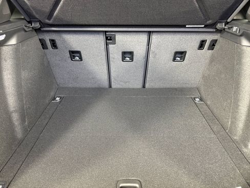 New 2026 Porsche Macan image 17