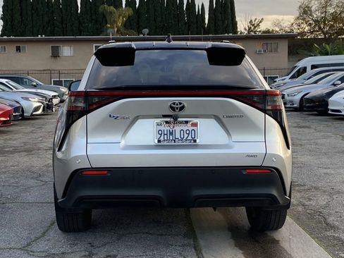 Used 2023 Toyota bZ4X AWD image 3