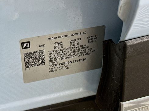 Used 2022 Chevrolet Bolt EUV Premier w/ Sun & Sound Package image 12