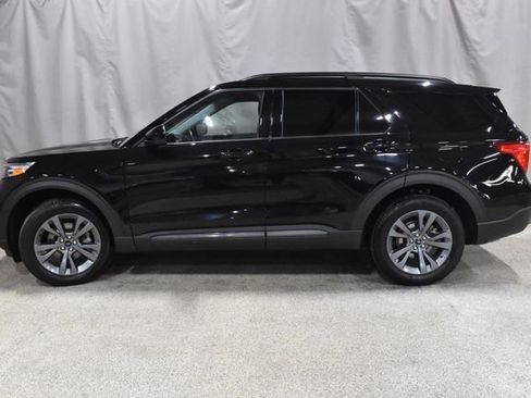 Used 2022 Ford Explorer XLT w/ Equipment Group 202A image 6